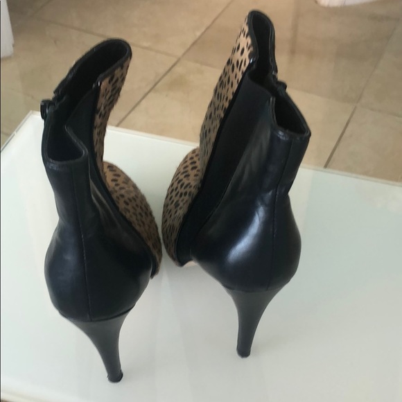 White House Black Market low boots - Picture 3 of 3